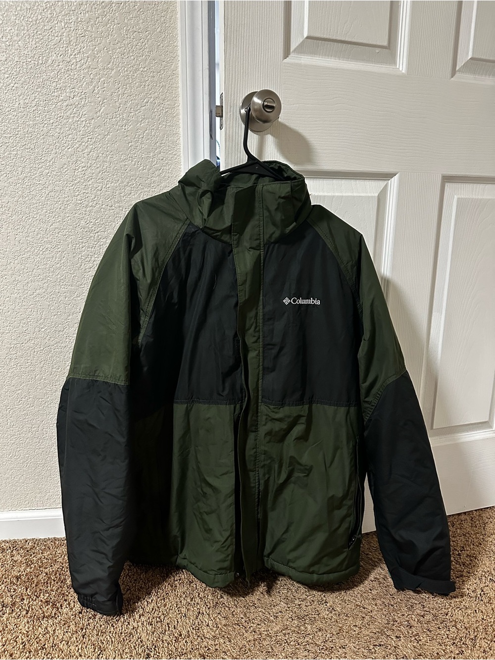 Columbia Men’s Hooded Olive Green & Black Rain Jacket